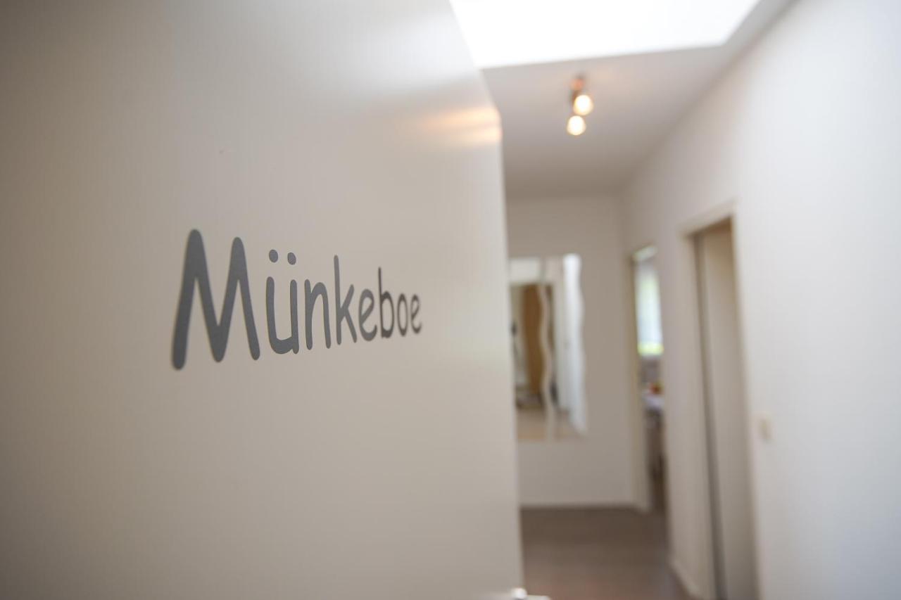 Haus Spoekenkieker Moenkeboe Apartment บอร์คุม ภายนอก รูปภาพ